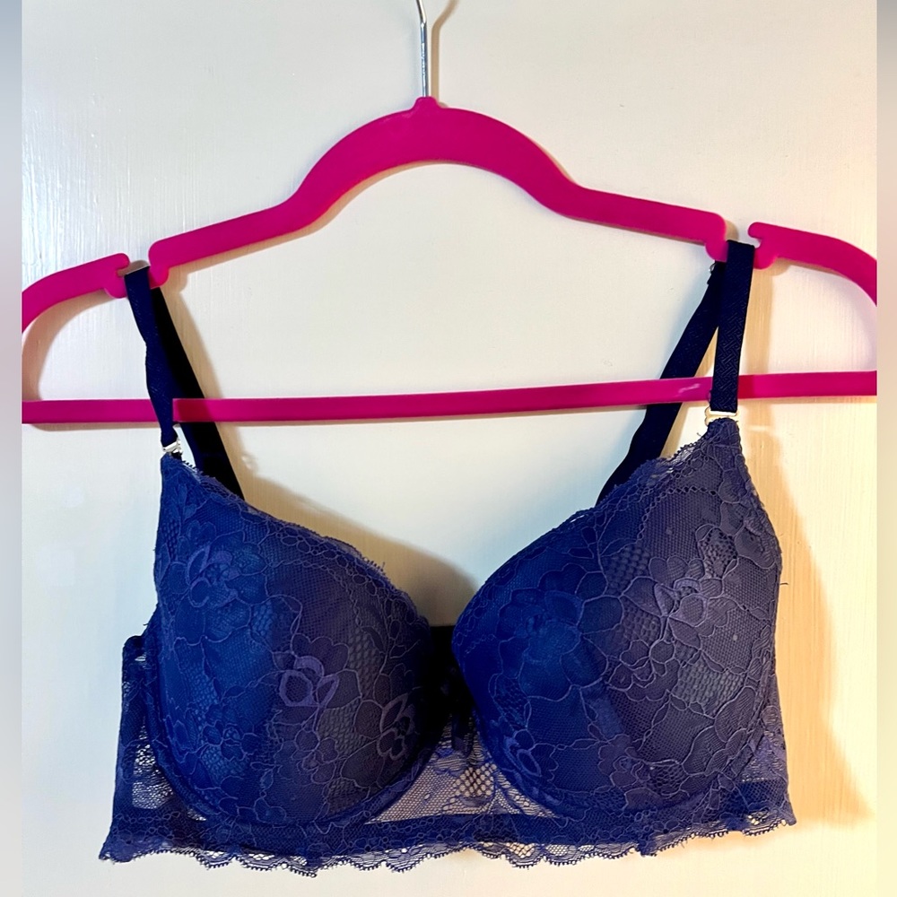 Frederick’s of Hollywood - Navy Lace Underwire Bra (38B)
